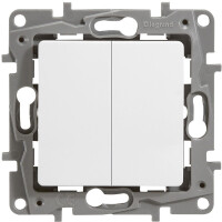 Переключатель Legrand Etika 672212