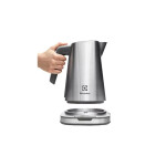 Чайник электрический Electrolux EEWA 7800