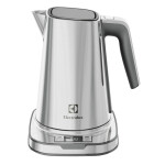 Чайник электрический Electrolux EEWA 7800