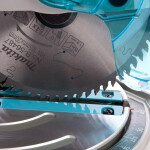 Пила торцовочная аккумуляторная Makita DLS600Z