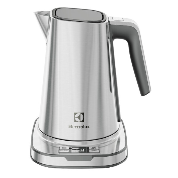 Чайник электрический Electrolux EEWA 7800